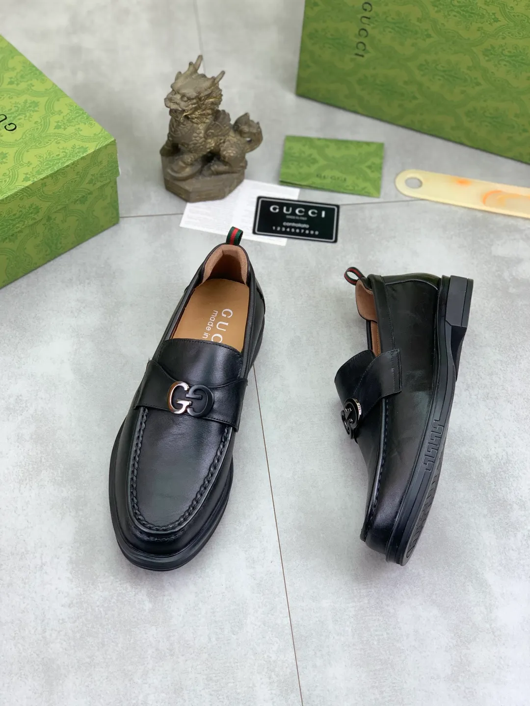 Men's shoes💰P500💰【New model, soft and comfortable Gucci classic business leather shoes hot selection (Gucci) official website latest Gucci business leather shoes, hot style 💥 simple and elegant style, exclusive for trendy men. Unique official website latest brand original double G embossed elements 👑 Gucci original decoration, fashionable and generous, the fabric is original calfskin ✅ Fully imported first-layer pigskin lining, the official website specifies wear-resistant, rubber business outsole, the classic model is taken in kind at the counter 🎬38-44 (customized at 45) black Brown optional
